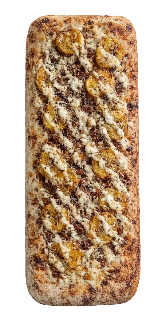 Pizza retangular DOCA Fortaleza com carne de sol e banana da terra